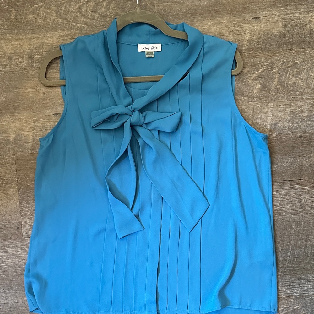 Calvin Klein Women's Teal Sleeveless Blouse